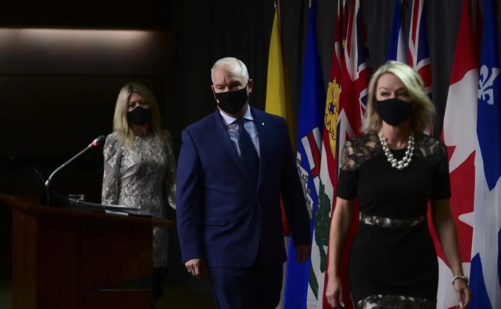 Conservative member of Parliament Michelle Rempel Garner (L to R) and Conservative leader Erin O'Toole and Conservative member of Parliament Candice Bergen arrive to hold a press conference in Ottawa, on Oct. 22, 2020. (The Canadian Press/Sean Kilpatrick)