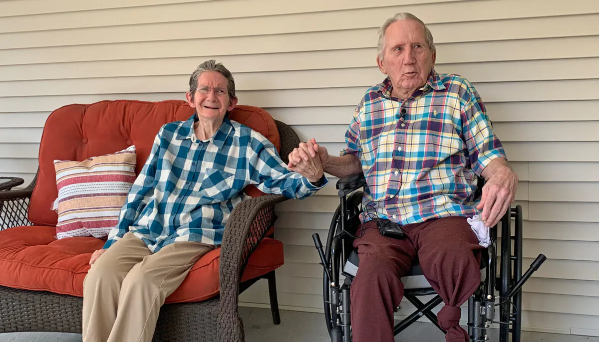 Married Couple of 60 Years Reunites After 215 Days Apart Amid COVID Video