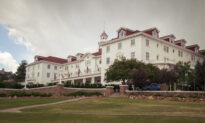 Historic Hotel That Inspired ‘The Shining’ Lodges 300 Firefighters Battling Colorado Wildfires