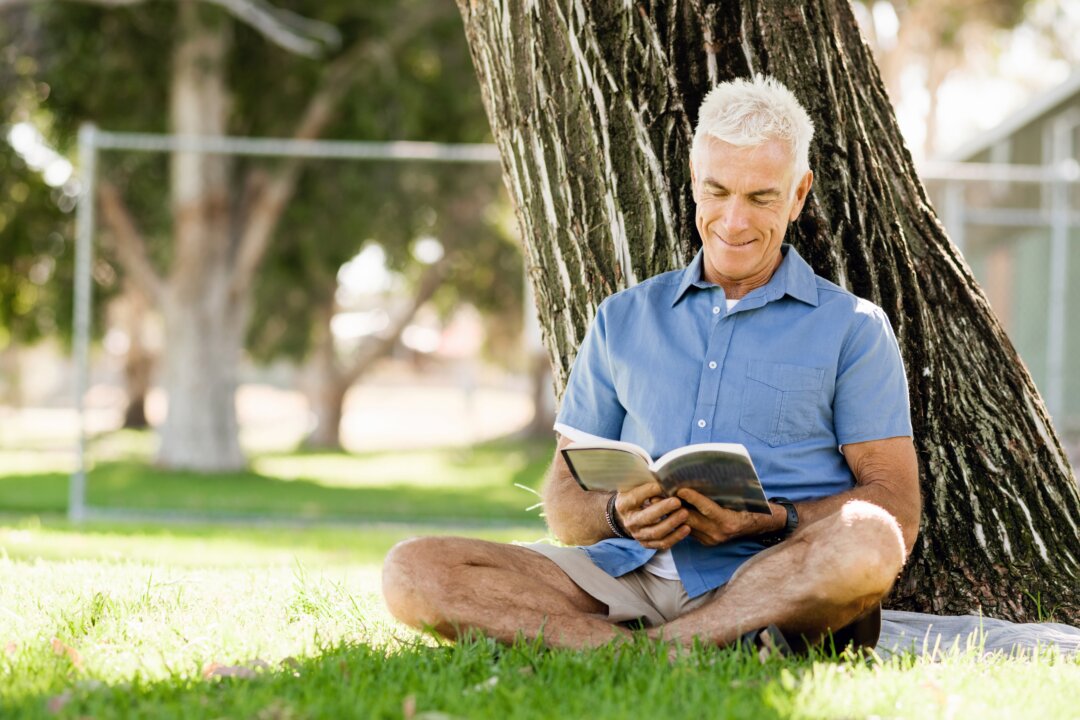 Eating properly and staying active do more than help you live longer and feel better, they can keep your eyesight sharper as you age.(Sergey Nivens/Shutterstock)