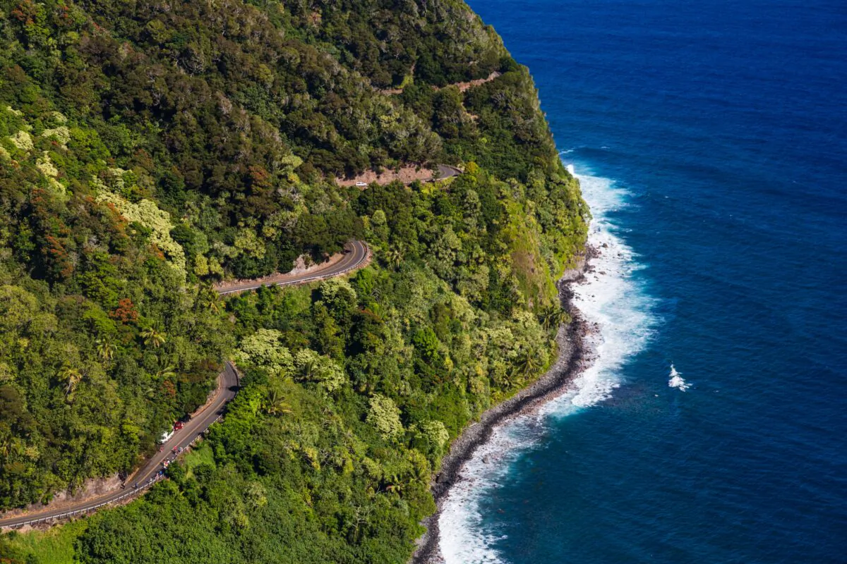The winding road to Hana. (Tor Johnson/Hawaii Tourism Authority)