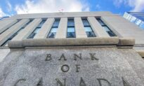Bank of Canada Says COVID-19 Economic Recovery Likely by 2022