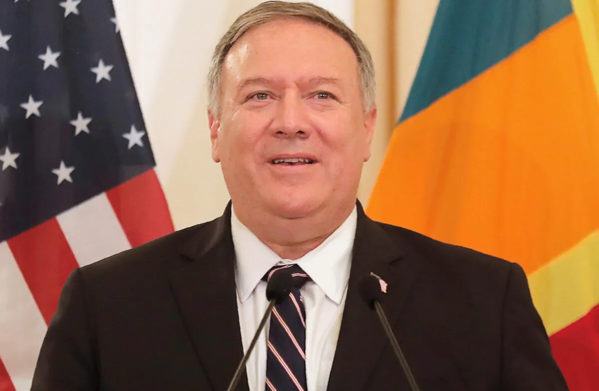 U.S. Secretary of State Mike Pompeo speaks during a joint press briefing with Sri Lankan Foreign Minister Dinesh Gunawardena in Colombo, Sri Lanka, Oct. 28, 2020. (Eranga Jayawardena)