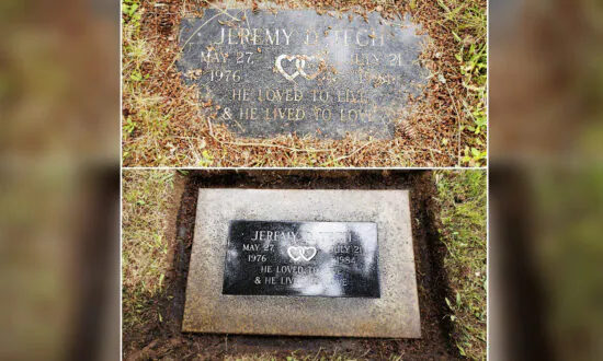 Washington Grandmother Restores 600 Unkempt Military Headstones: ‘The People Aren’t Forgotten’