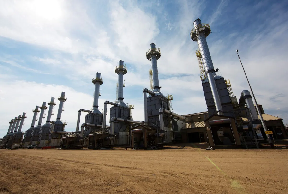 Rows of steam generators line a road at the Cenovus Energy Christina Lake Steam-Assisted Gravity Drainage (SAGD) project 120 kilometres (74 miles) south of Fort McMurray, Alberta, on Aug. 15, 2013. (Todd Korol/File Photo/Reuters)
