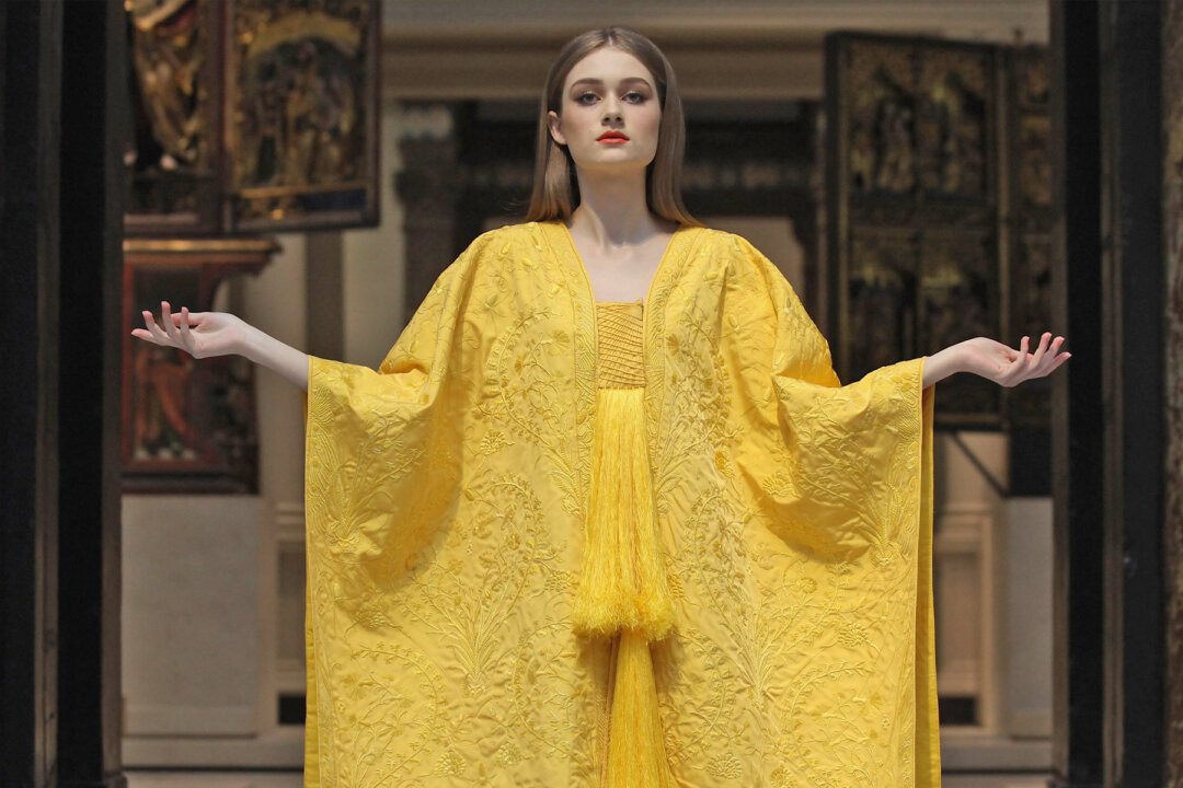 golden silk spider dress Golden Silk Orb-weaver Spider Web - Trichonephila clavipes - Unisex Co