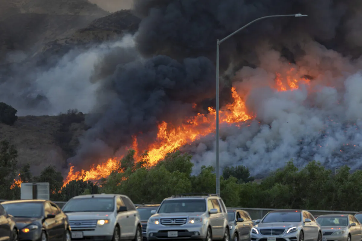 Traffic is diverted off of the 71 freeway during the Blue Ridge Fire in Chino Hills, Calif., on Oct. 27, 2020. (David McNew/Getty Images)