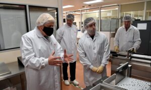 Canada Lagging Behind as Countries Prepare for Vaccine Rollout