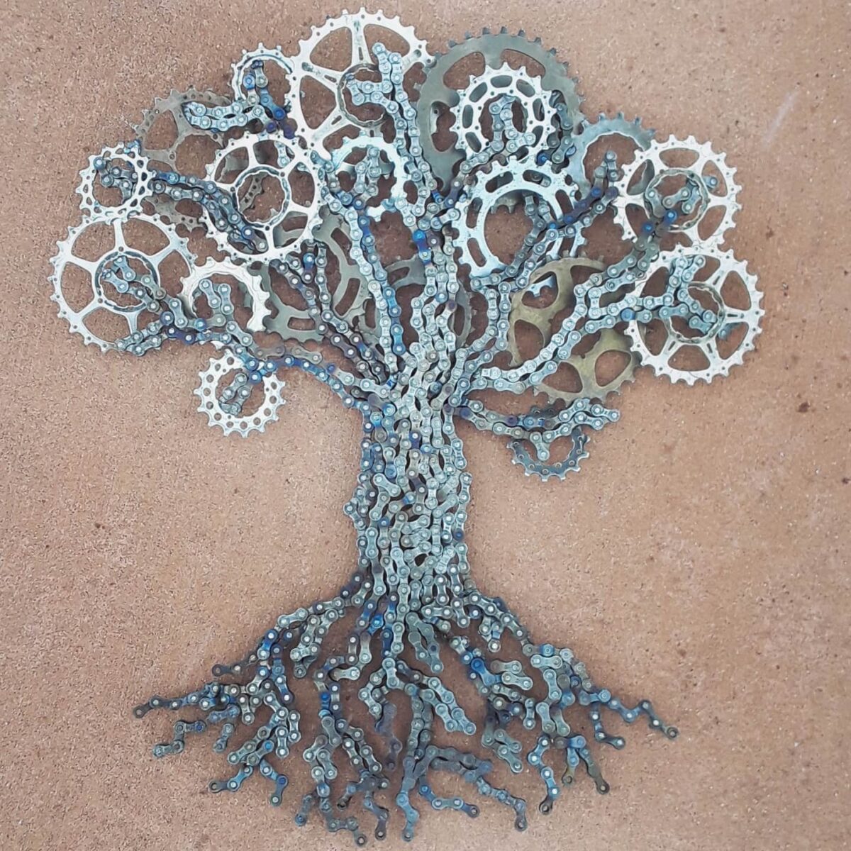 Meet the Talented Artist Who Creates Stunning Metallic Sculptures From Old Bicycle Chains