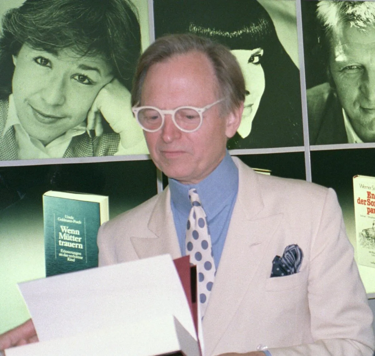 Tom Wolfe at the Frankfurt Book Fair in 1988. (MoSchle/GFDL)