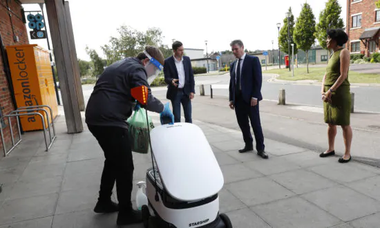 Walmart Abandons Shelf-Scanning Robots, Lets Humans Do Work