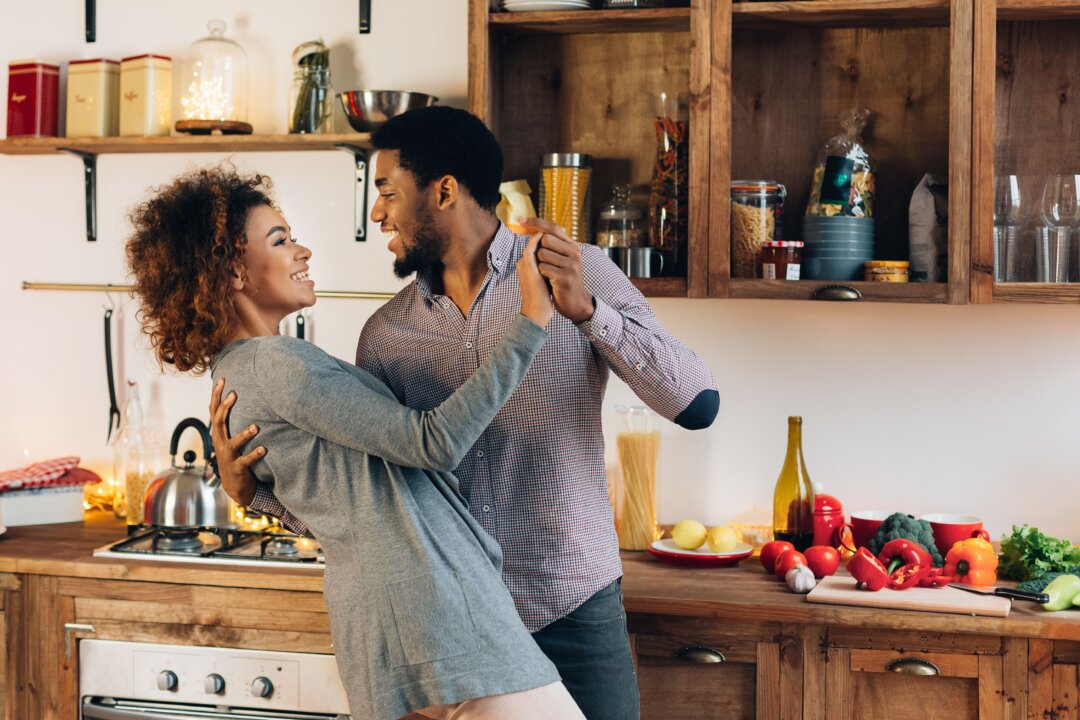 Focusing on one thing at a time
will help you appreciate the moment right in front of you. (Prostock-studio/Shutterstock)