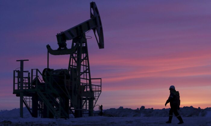 A worker is seen at an oil field owned by Bashneft, Bashkortostan, Russia, on Jan. 28, 2015. (Sergei Karpukhin/Reuters)