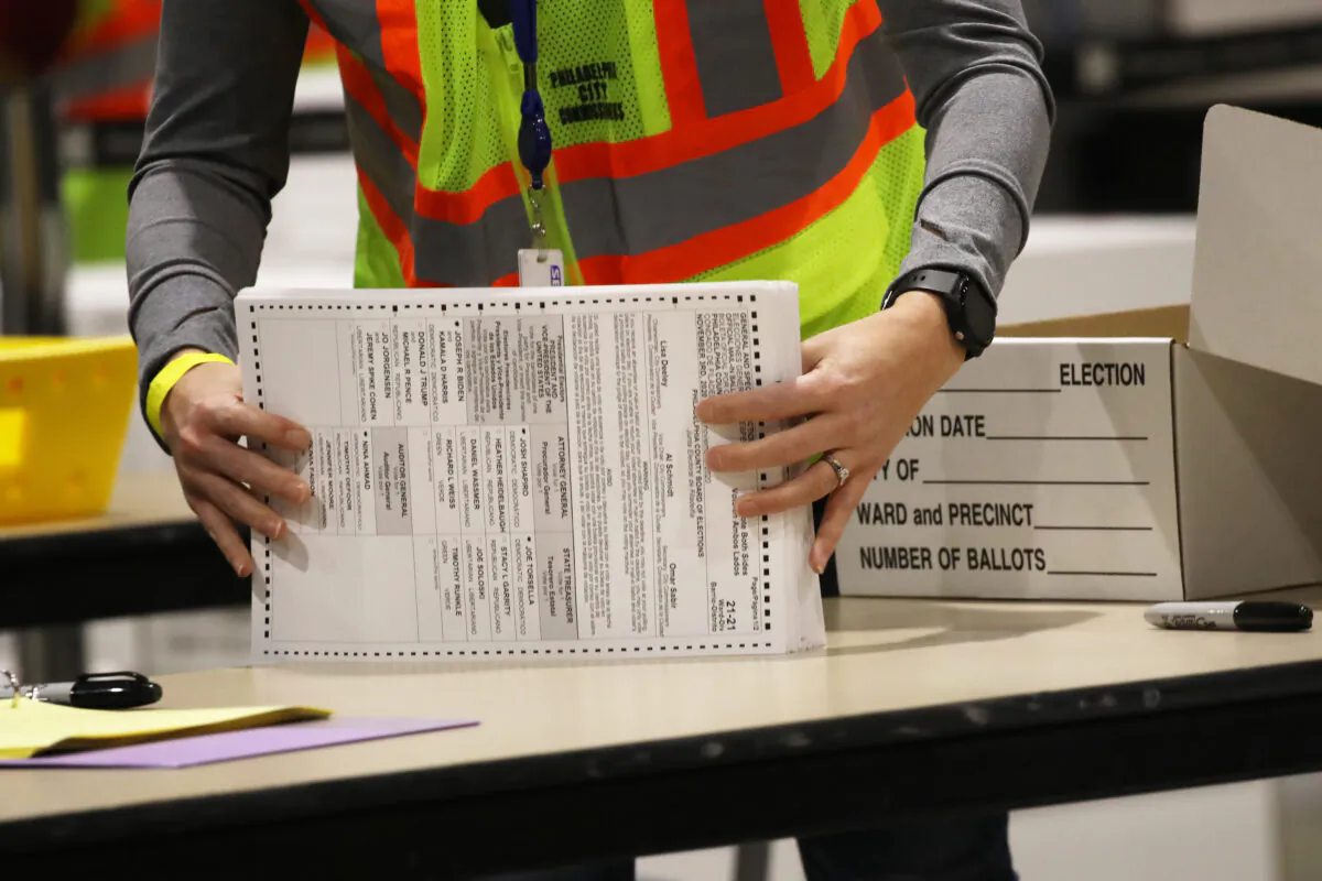 Election workers count ballots in Philadelphia, Pa., on Nov. 4, 2020. (Spencer Platt/Getty Images)