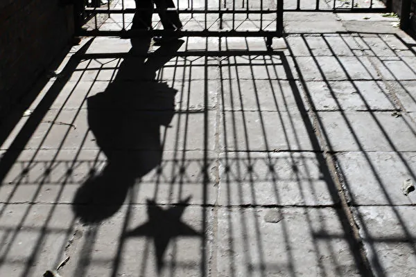 Worried Students Are Not Adhering to CCP Ideology, Chinese Colleges Monitor Their Activities