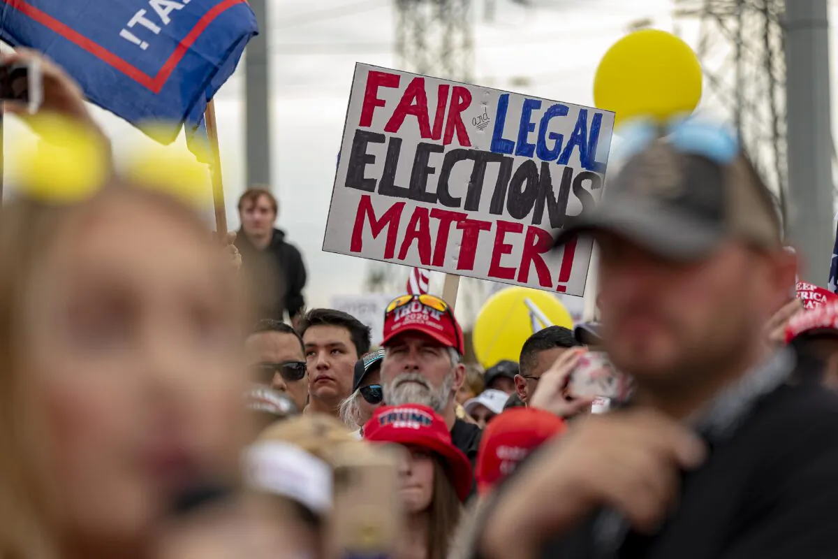 Supporters of President Donald Trump in front of the Maricopa County Election Department while votes are being counted in Phoenix, Arizona, on Nov. 6, 2020. (Olivier Touron/AFP via Getty Images)