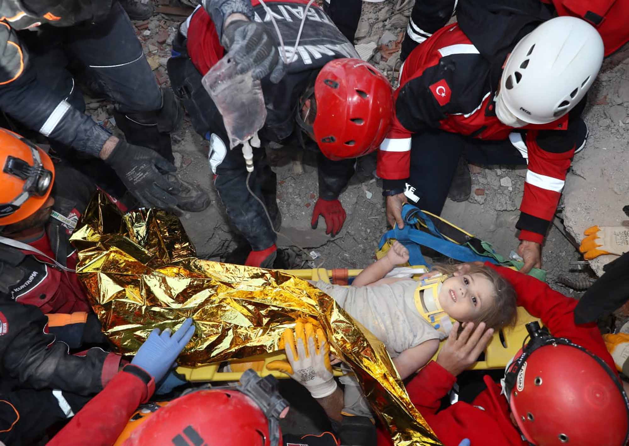 Rescuers Pull Girl Alive From Collapsed Apartment Days After Earthquake In Turkey The Epoch