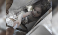 Rescuers Pull Girl Alive From Collapsed Apartment 4 Days After Earthquake in Turkey