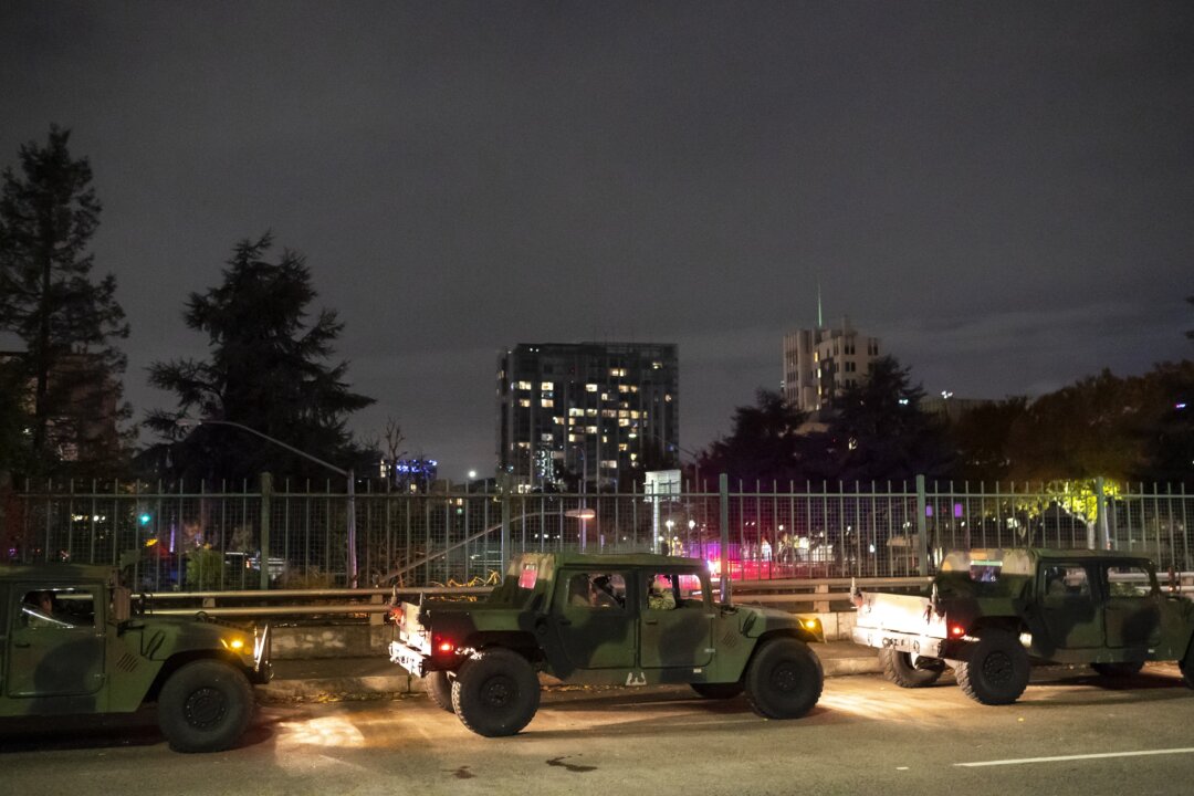 Portland Protesters Target House of Commissioner Who Voted Against Defunding Police