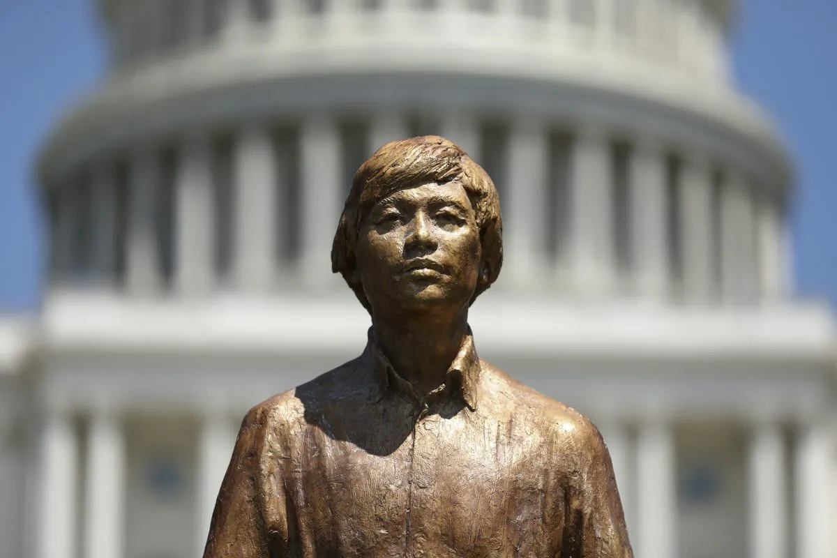 A close-up of the Tank Man statue that was unveiled in a rally to commemorate the 30th anniversary of the Tiananmen Square massacre, on the West Lawn the Capitol on June 4, 2019. (Samira Bouaou/The Epoch Times)
