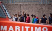 Over 1,600 Migrants Reach Spain’s Canary Islands, 1 Dies