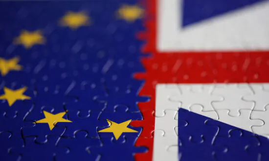 Brexit: UK Governments EU Exit Treaty-Breaking Laws Defeated in Parliament