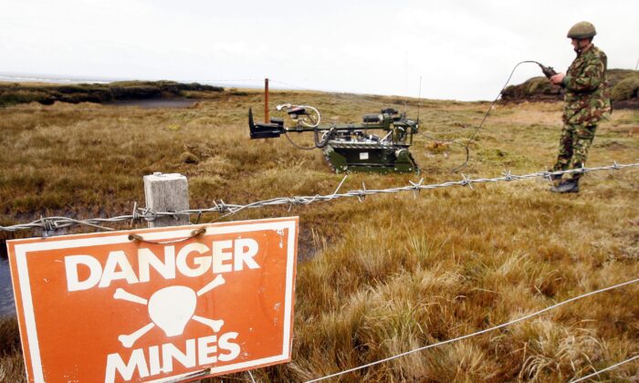 UK Declares Falkland Islands ‘Landmine Free’ 38 Years After War | The ...