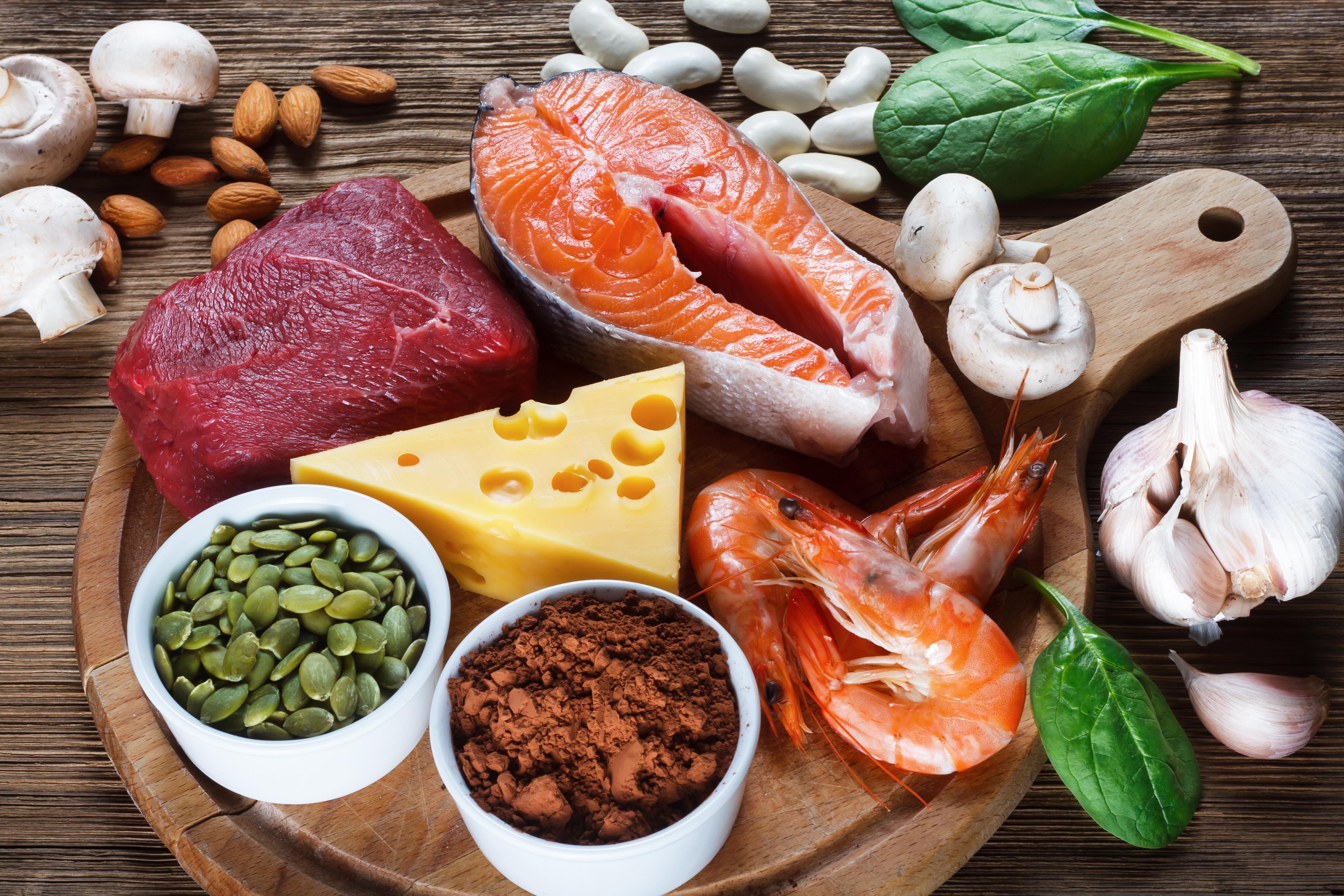 Мясо овощи какие витамины. Цинк в продуктах. Продукты питания. Пищевые источники цинка. Минералы в пищевых продуктах.
