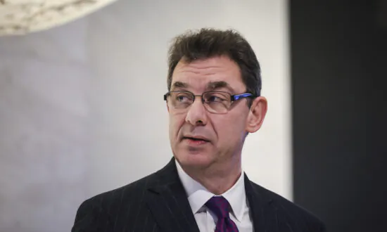 Pfizer CEO Predicts Vaccine-Resistant COVID-19 Variant Likely to Emerge