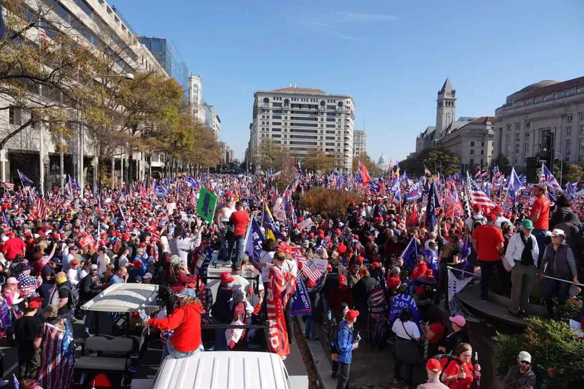 President Donald Trump supporters rally in Washington on Nov. 14, 2020. (Jenny Jin/The Epoch Times)