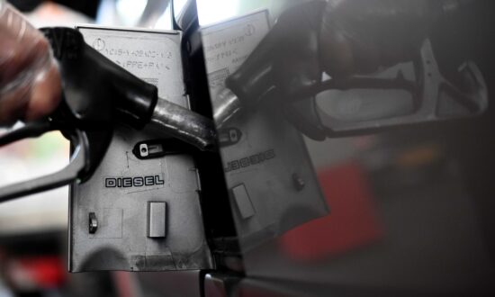 UK to Ban Sale of New Gasoline, Diesel Cars From 2030: FT