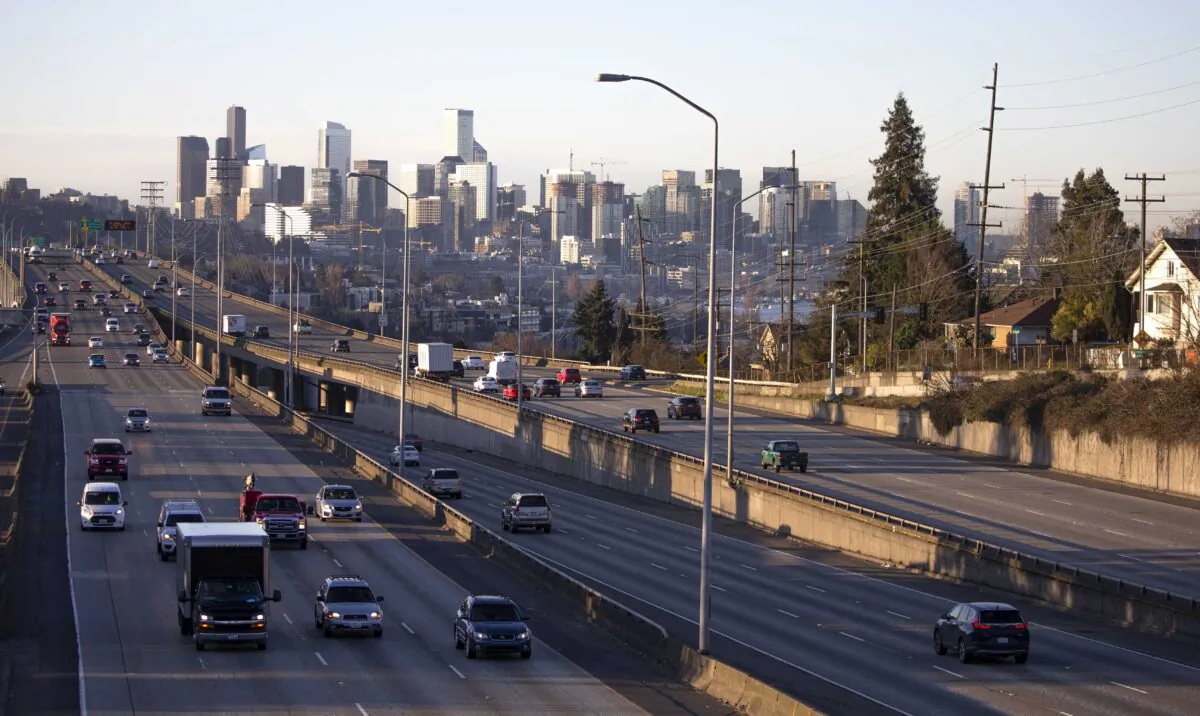 Rush hour traffic is lighter than normal during the morning commute on Interstate 5 heading in and out of Seattle, on March 16, 2020. (Karen Ducey/Getty Images)