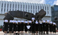 Campus March by Hong Kong Graduates Marks a Year Since University Clashes