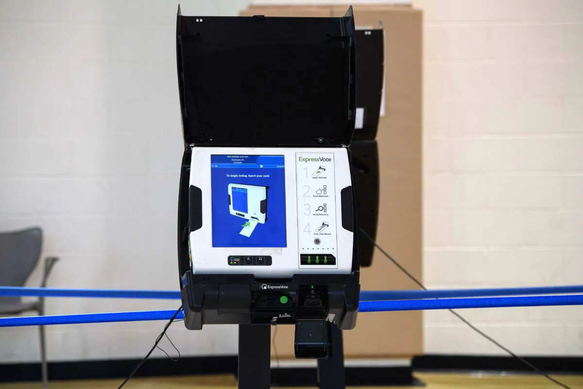 An electronic voting machine at a polling station in Washington on Oct. 29, 2020. (Nicholas Kamm/AFP via Getty Images)