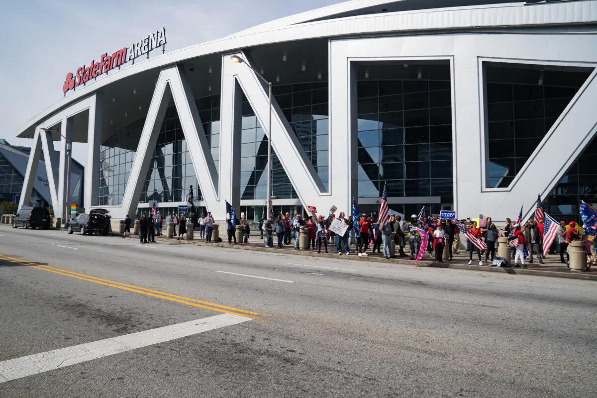 Supporters of President Donald Trump protest outside State Farm Arena as ballots continue to be counted inside in Atlanta, Georgia, on Nov. 5, 2020. (Megan Varner/Getty Images)