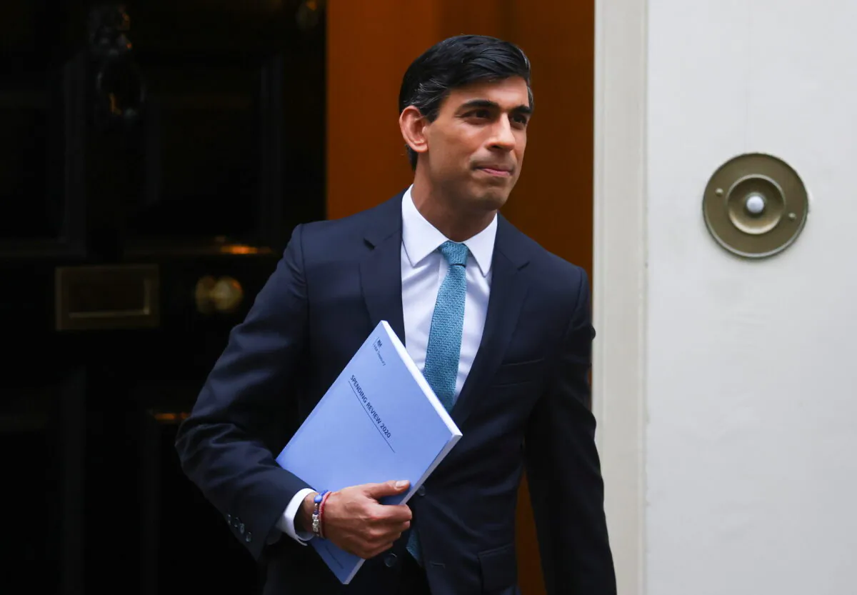 The UK's Chancellor of the Exchequer Rishi Sunak leaves Downing Street in London on Nov. 25, 2020. (Simon Dawson/Reuters)