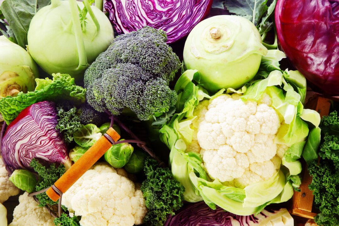 Those who ate more cruciferous vegetables had a lower risk of extensive calcium buildup in their aorta. (stockcreations/Shutterstock)