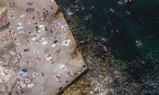 Sydney, Inland Regions Bake in 40 Degree Heatwave