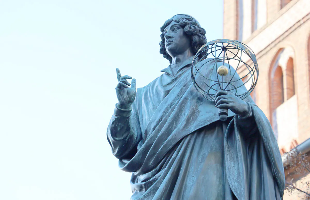 A statue of Nicolaus Copernicus in Toruń, Poland. (Mateusz_foto/Pixabay.com)