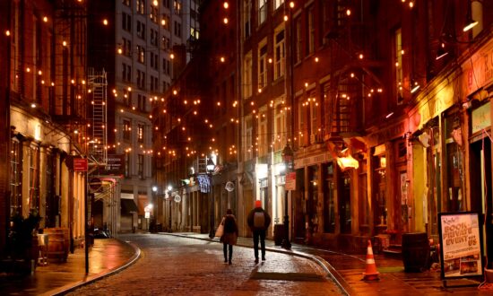 Americans Are Suffering ‘Delusional Psychosis’ About CCP Virus, Psychiatrist Claims