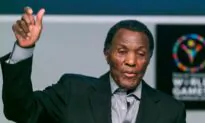 Rafer Johnson, 1960 Olympic Decathlon Champion, Dies at 86