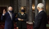 Democrat Mark Kelly Sworn in to US Senate After Defeating McSally