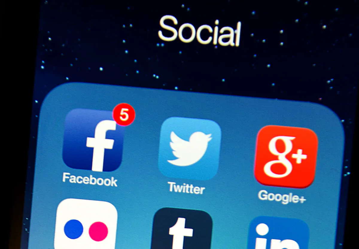 Social media apps are seen on an Apple iPhone 5s in Washington on Jan. 22, 2014. (Karen Bleier/AFP via Getty Images)
