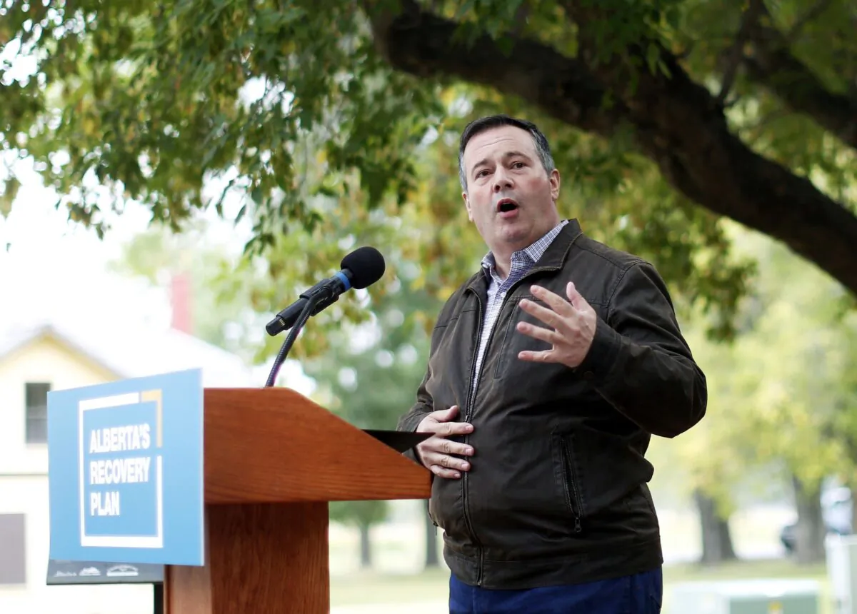 Alberta Premier Jason Kenney makes an announcement at a news conference in Calgary on Sept. 15, 2020. (The Canadian Press/Todd Korol)