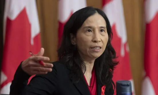 Canadian Health Officer Pushes Vaccines For Kids With Mrs. Claus’ Christmas Warning