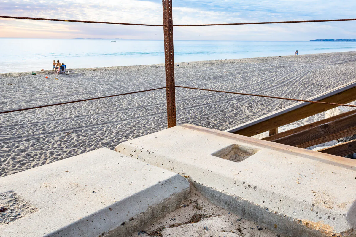 An empty space where a Christmas tree stood, erected for the community to help decorate together, near the railway at Calafia Beach in San Clemente, Calif., on Dec. 8, 2020. (John Fredricks/The Epoch Times)