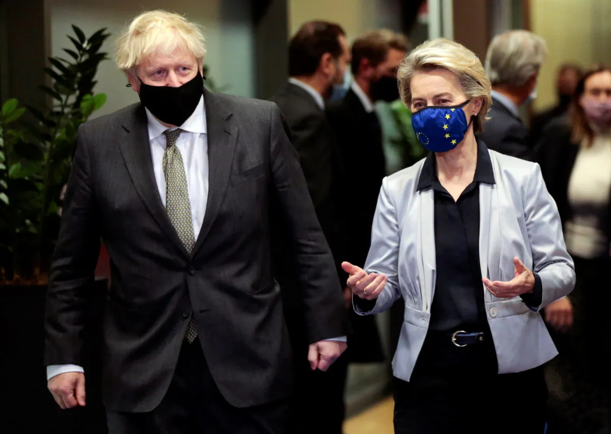 European Commission President Ursula von der Leyen welcomes British Prime Minister Boris Johnson in Brussels, Belgium, on Dec. 9, 2020. (Olivier Hoslet/Pool via Reuters)