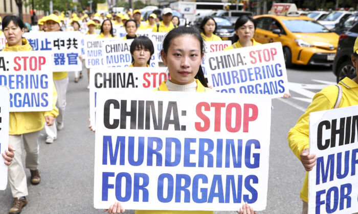 Falun Dafa parade in Manhattan, New York City, on May 16, 2019. (Samira Bouaou/  Pezou)