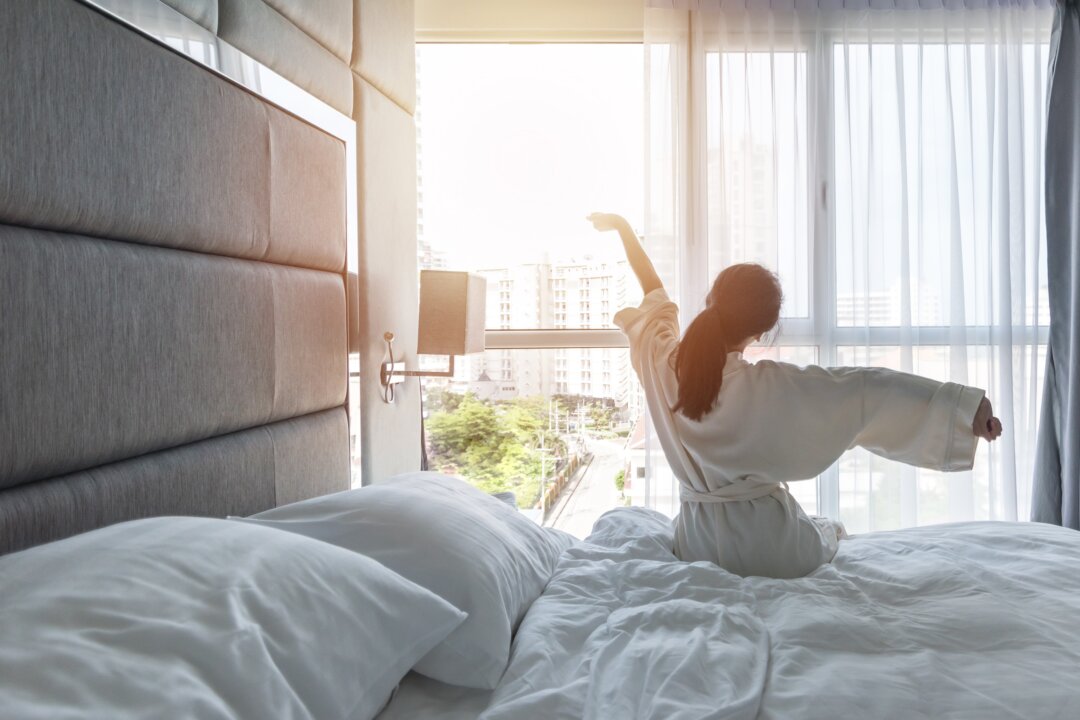Studies show sleeping well can help you better resist
high-fat and high sugar foods. (Chinnapong/Shutterstock)