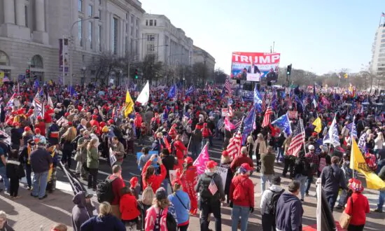 Polish American Warns Those Who Haven’t Lived Under Communism: What Matters is ‘Who Counts the Votes’